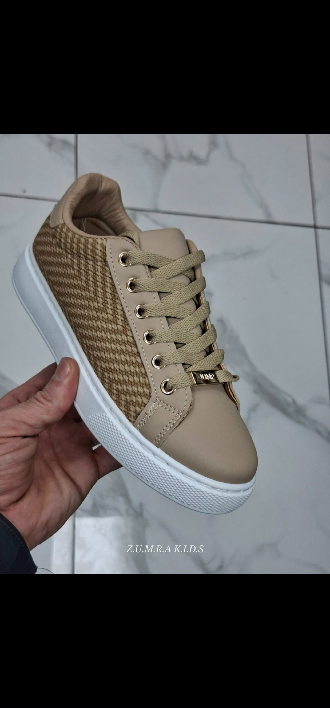 ,кроссовки guess,guess кроссовки женские,бежевые кроссовки,кеды guess женские