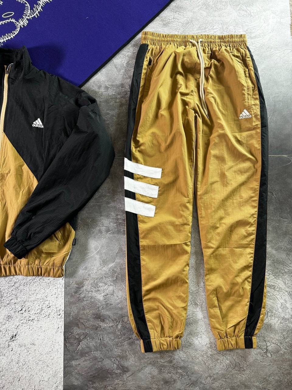 спортивный костюм adidas,спортивный костюм adidas ретро стиль 90х,спортивный костюм adidas 90х,костюм адидас,спортивный костюм adidas мужской теплый