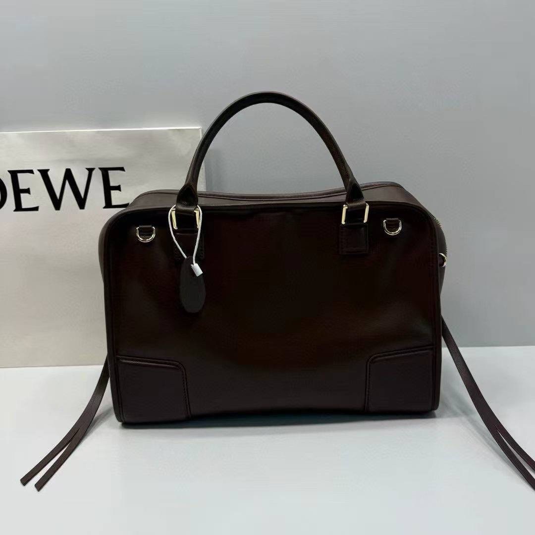 сумка loewe,сумка,loewe сумка на плечо,сумки loewe 2026,женская сумка loewe