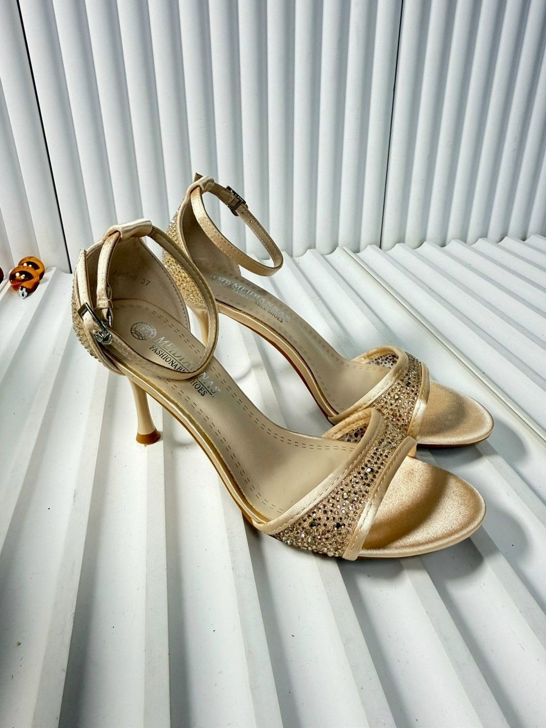 topuklu ayakkabi,босоножки стильные,босоножки сандали,женские босоножки,босоножки со стразами