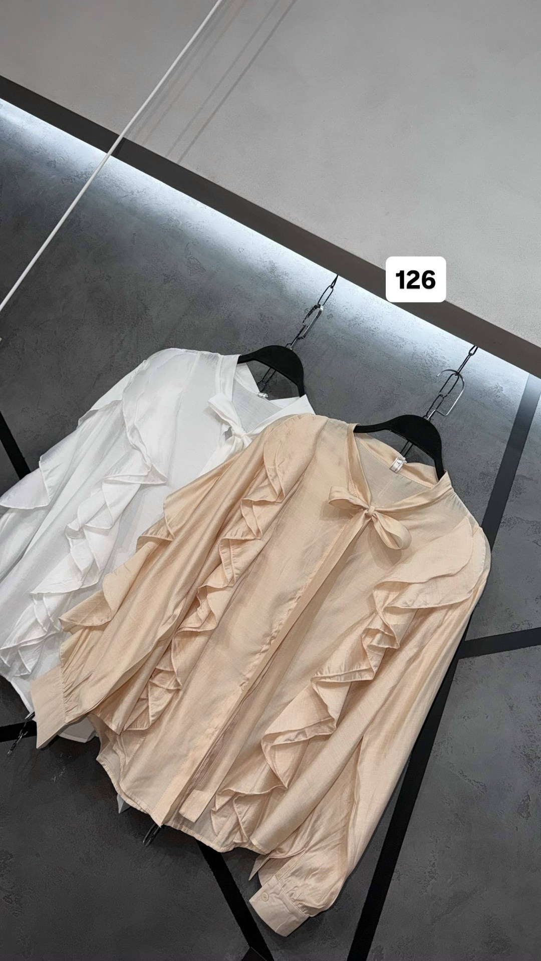 блузка с оборками,блузка с рюшами,женская блузка с рюшами белая однотонная с длинным рукавом и бантом,женская блузка с оборками,блузка с бантом