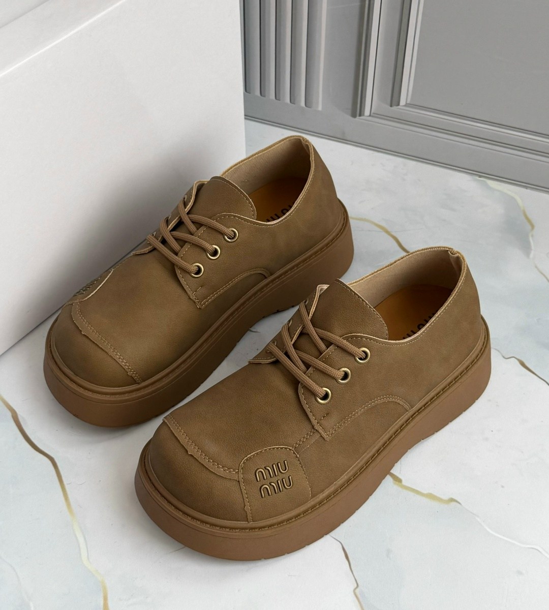 ,женская ,кроссовки замш,модная ,повседневная