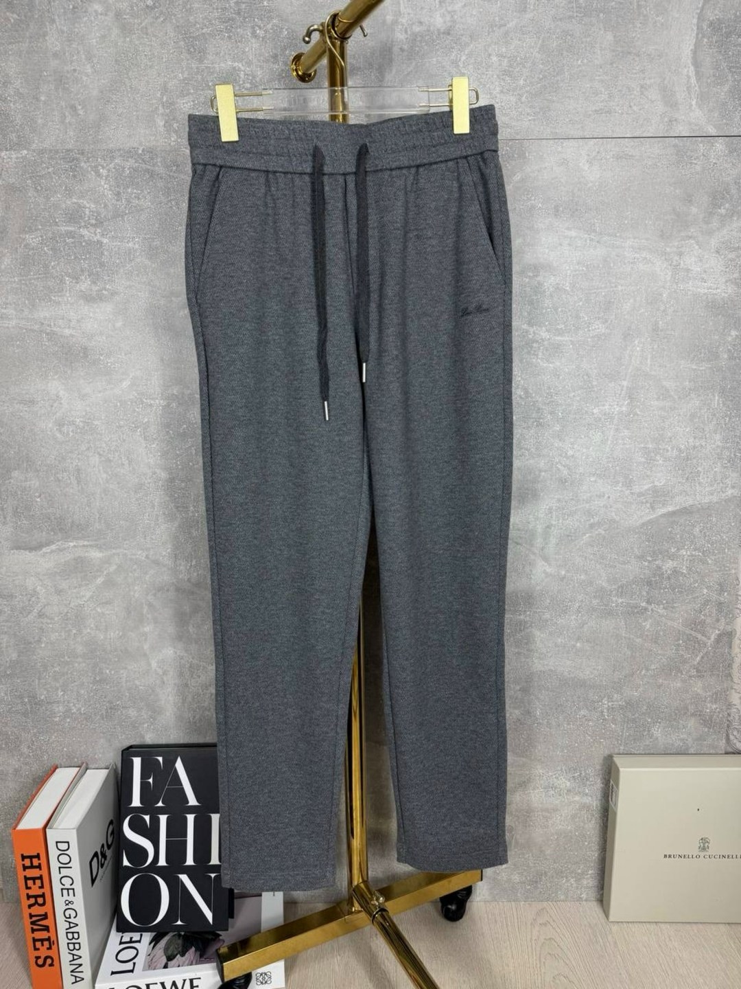 спортивные костюмы brunello cucinelli,спортивный костюм brunello,спортивный костюм,костюм brunello cucinelli серый,женские спортивные костюмы loro piana