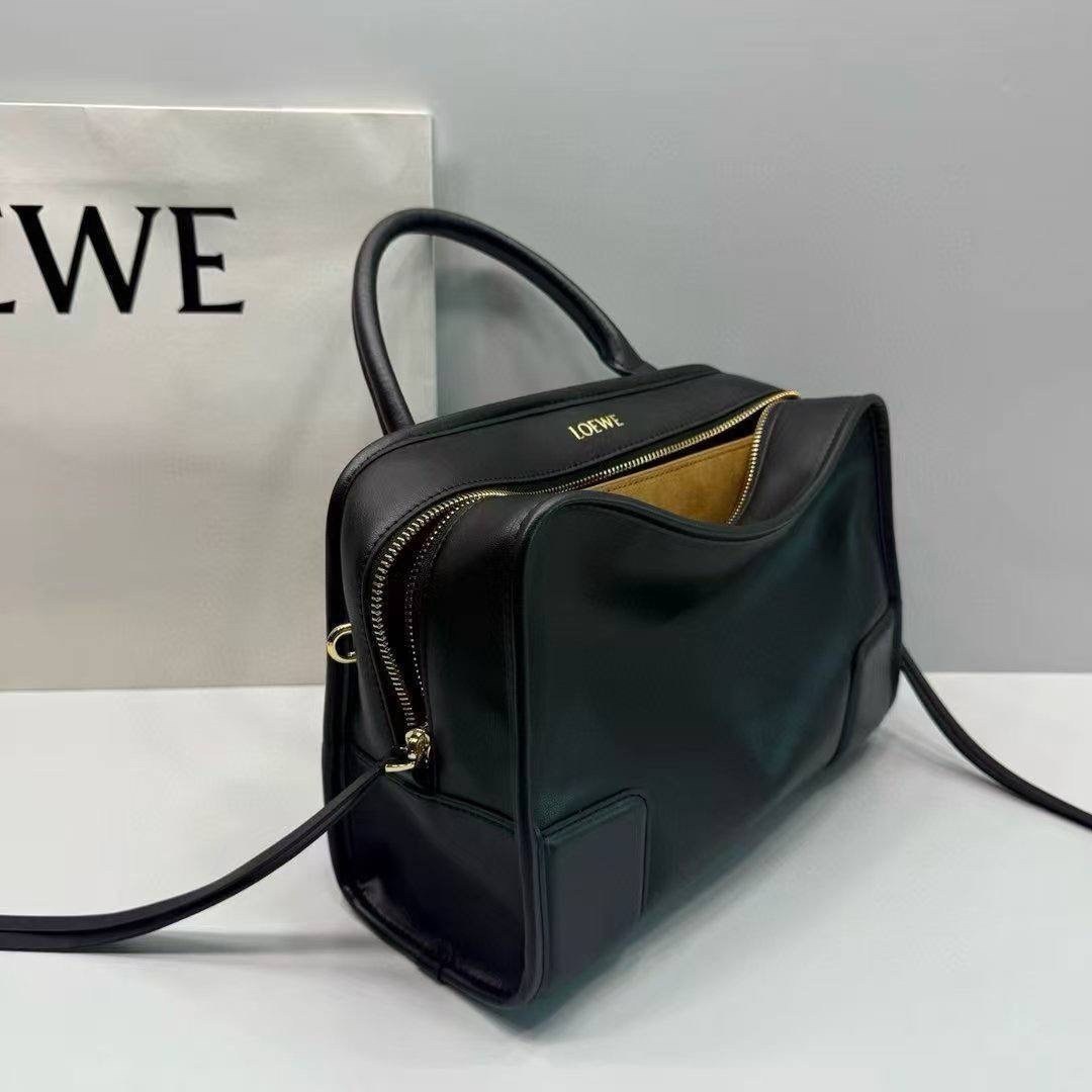 сумка loewe,сумка,loewe сумка на плечо,сумки loewe 2026,женская сумка loewe
