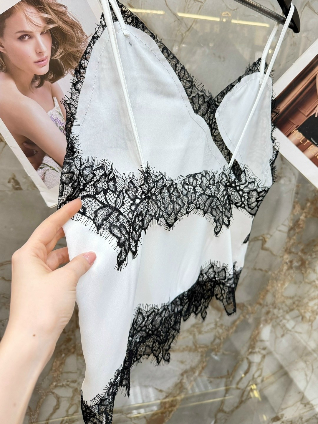 майка с кружевом,шелковый топ,майка с кружевами,топ с кружевом,топ атласный с кружевом