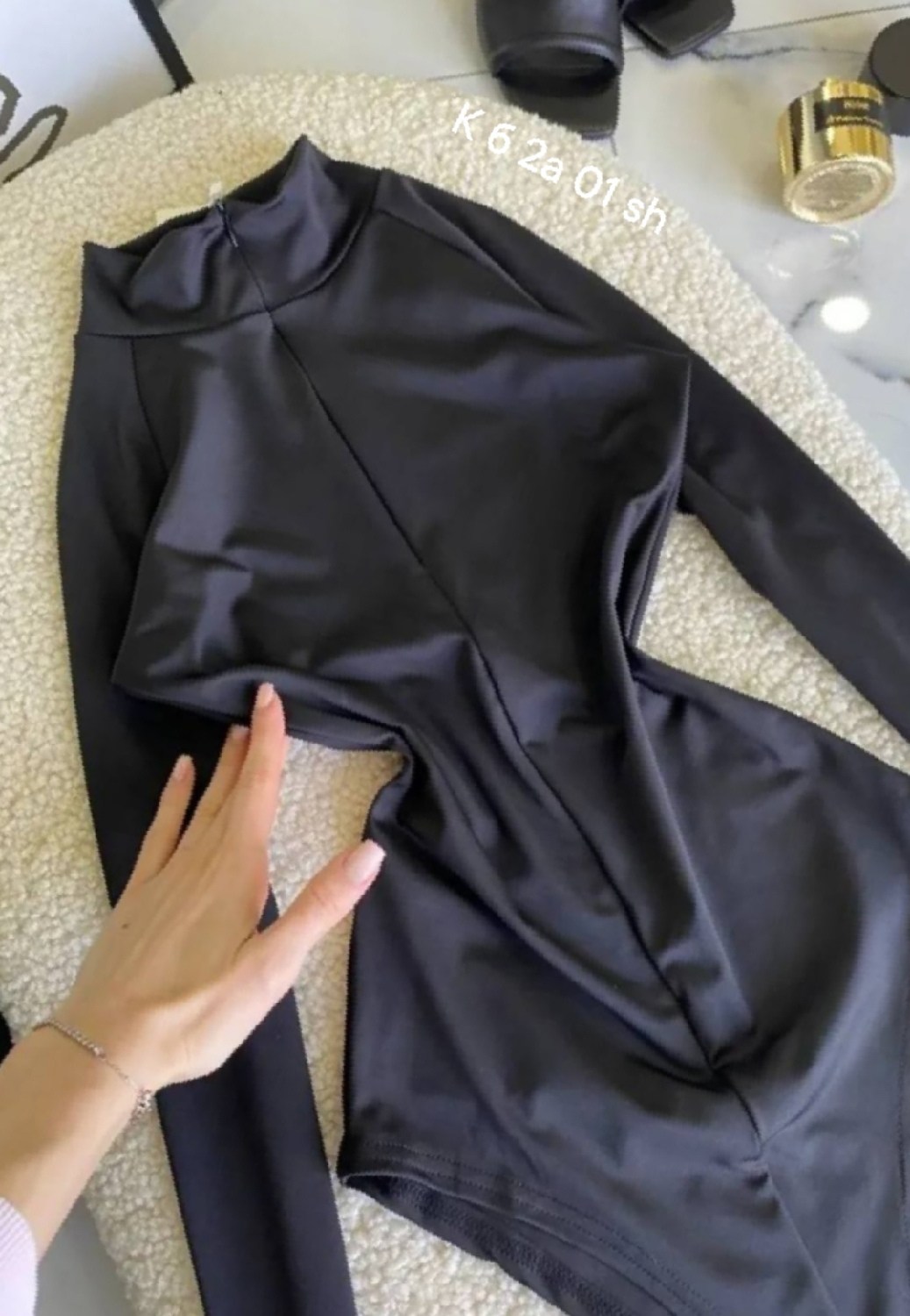 женское боди,женское боди с длинным рукавом,боди с длинными рукавами,белый боди,боди облегающее