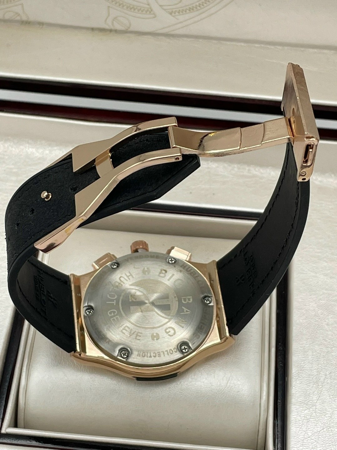 наручные часы hublot,мужские наручные часы hublot,мужские часы hublot,часы hublot,часы наручные hublot кварцевые