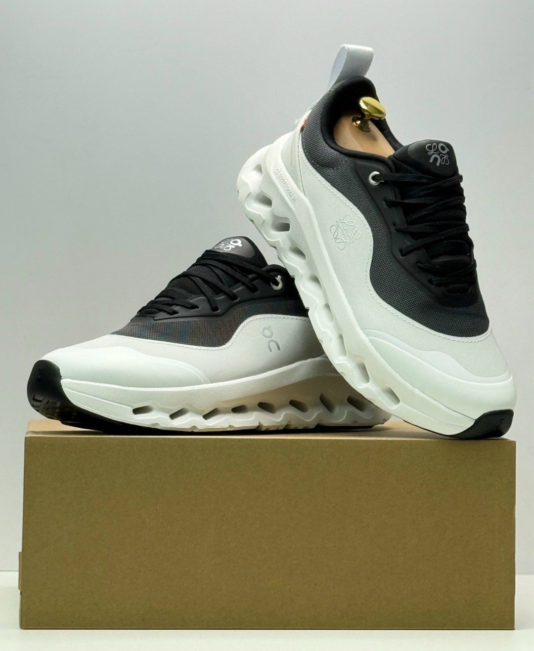 кроссовки loewe,on cloud x loewe 9848 повседневные кроссовки,on cloud x loewe 9847 повседневная  кроссовки,кроссовки x loewe cloudtilt 2 'black' on running,кроссовки loewe on cloudtilt 2 черно-бе