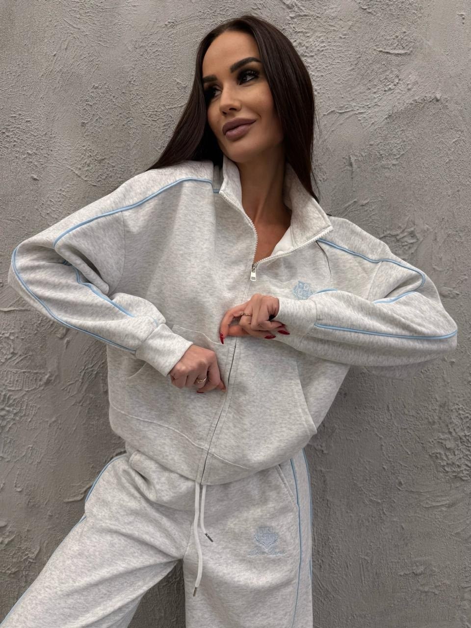 костюм спортивный,женский спортивный костюм,стильный костюм,костюм бежевый,женский костюм