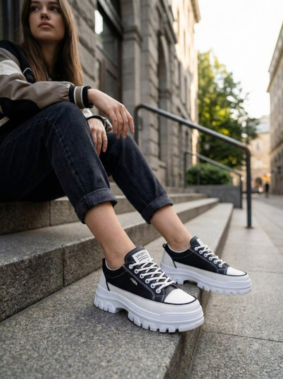 ,женские кроссовки,женская ,обуви,кожаные кроссовки