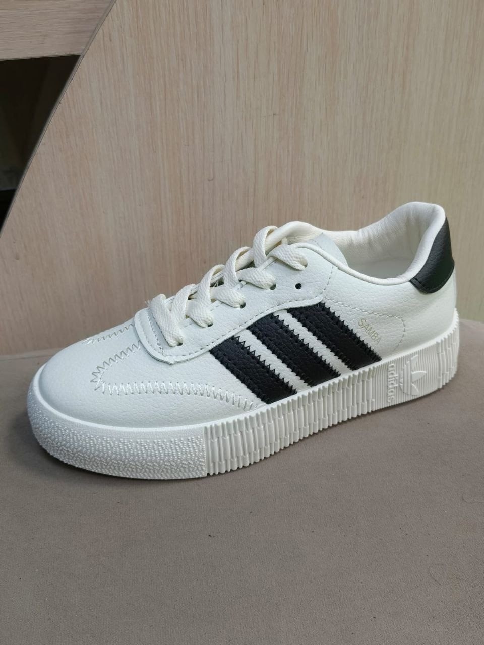 кроссовки женскиe,,белые кроссовки,кроссовки женские белые,кроссовки кроссовки женские