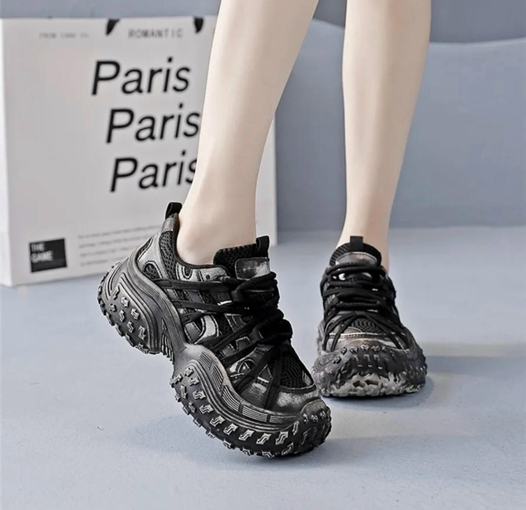 ,кроссовки женские,женские массивные кроссовки,черные массивные кроссовки женские,массивные кроссовки