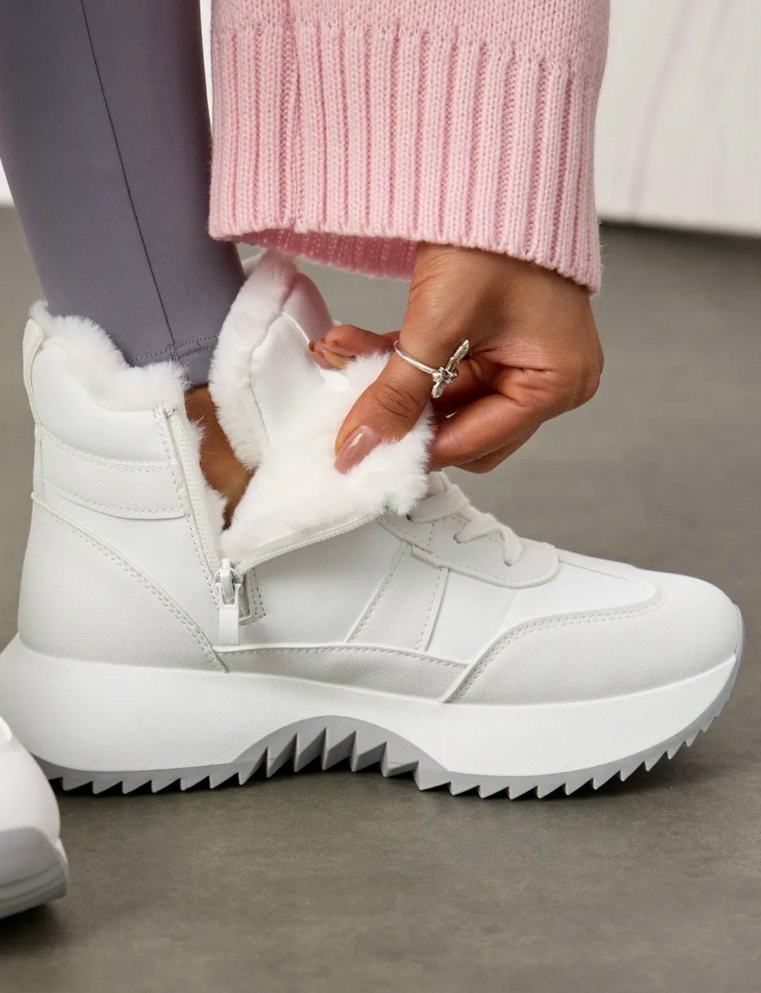 женские зимние кроссовки,зимние кроссовки,кроссовки женские зимние с мехом,кроссовки на высокой подошве зимние fashion24,кроссовки женские зимние с мехом vishka