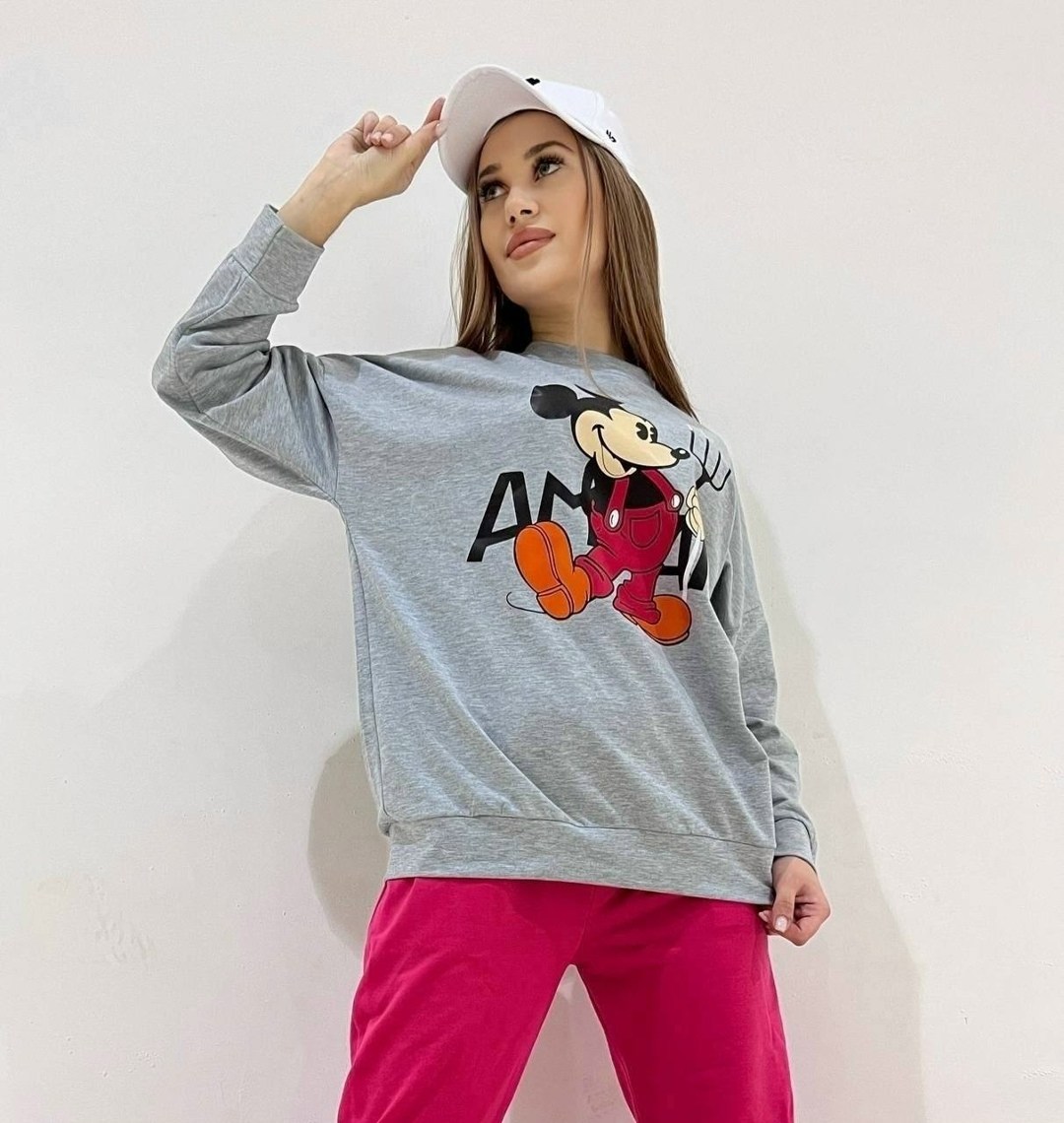 grey mickey mouse sweatshirt,спортивные костюм,gray mickey mouse sweatshirt,mickey mouse sweatshirt bershka,mickey mouse disneyland grey sweatshirt