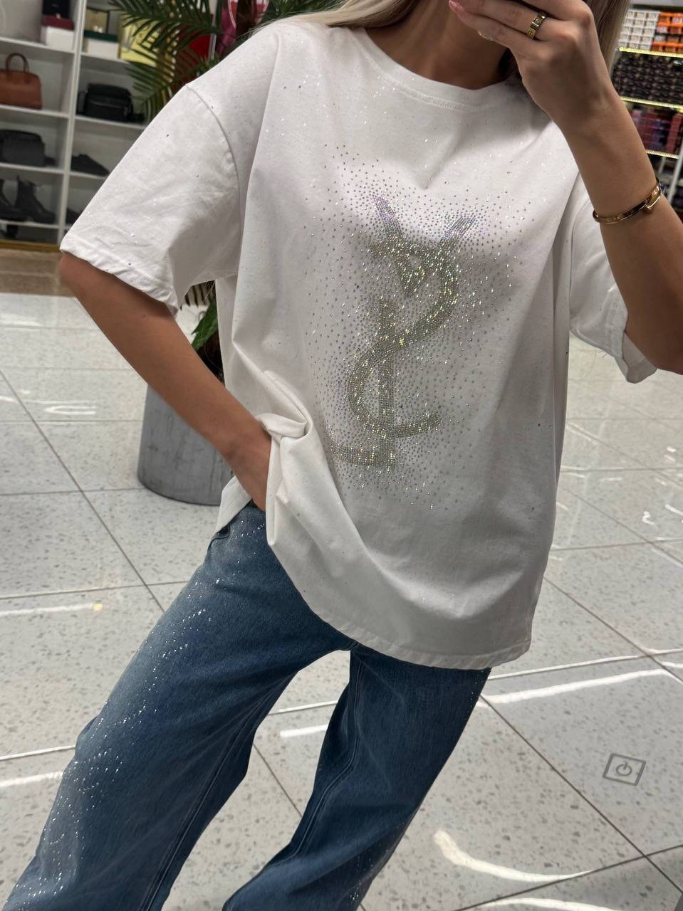 футболка оверсайз со стразам,женская футболка,футболка базовая со стразами оверсайз,футболка женская оверсайз со стразами,футболки модные
