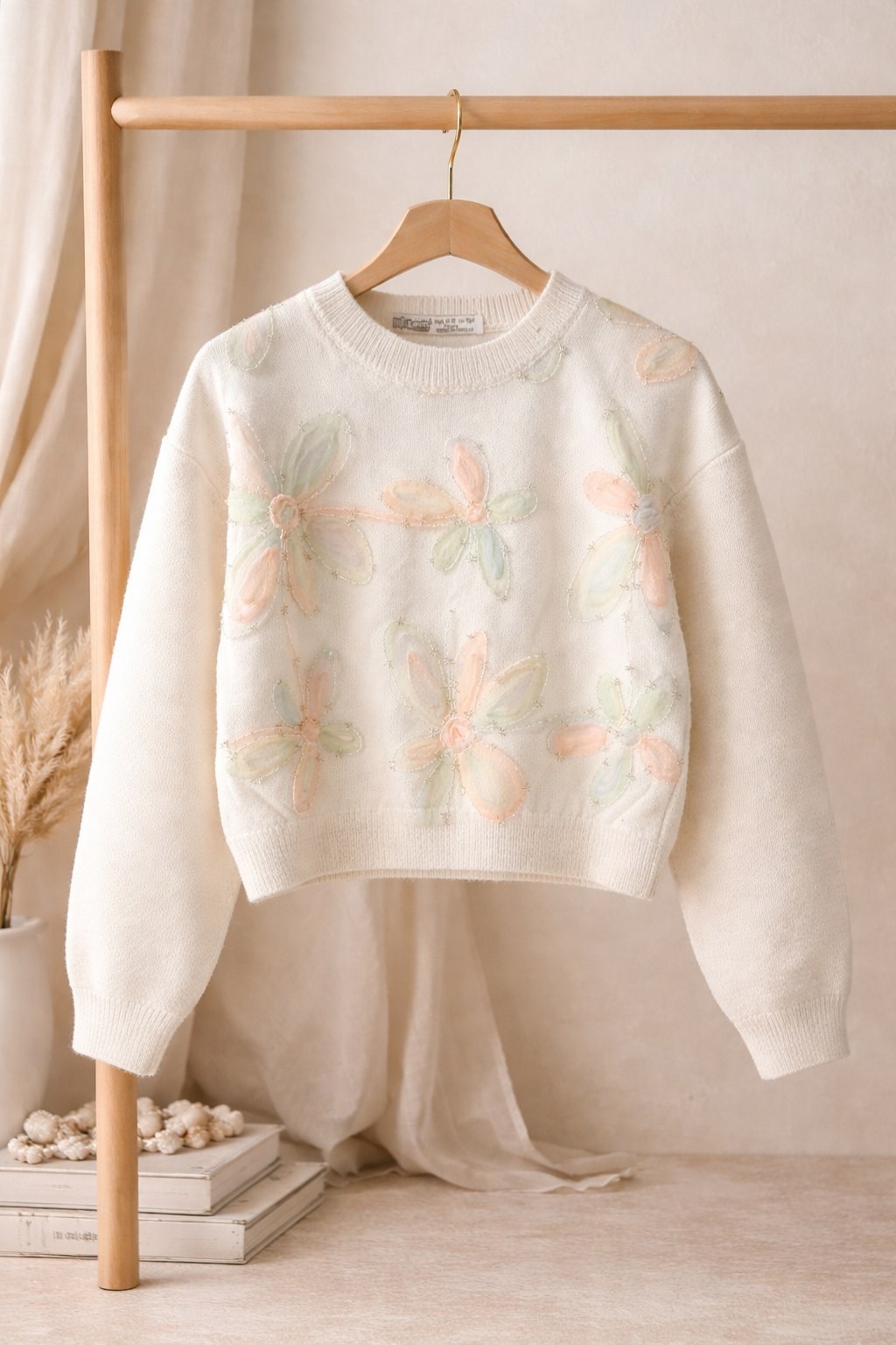 свитер с вышивкой,джемпер с вышивкой,модные свитера,свитер для девочек,вязаные свитера