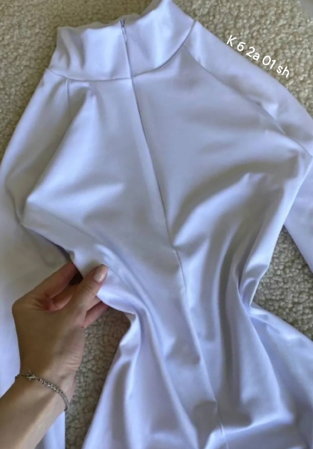женское боди,женское боди с длинным рукавом,боди с длинными рукавами,белый боди,боди облегающее