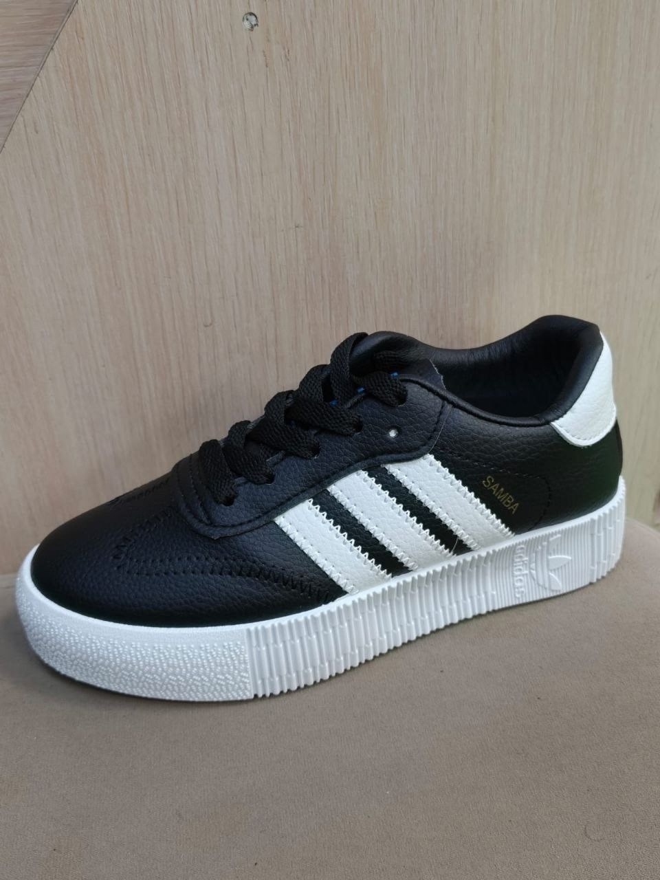 кроссовки женские,кроссовки женские белые,,белые кроссовки,кроссовки модные