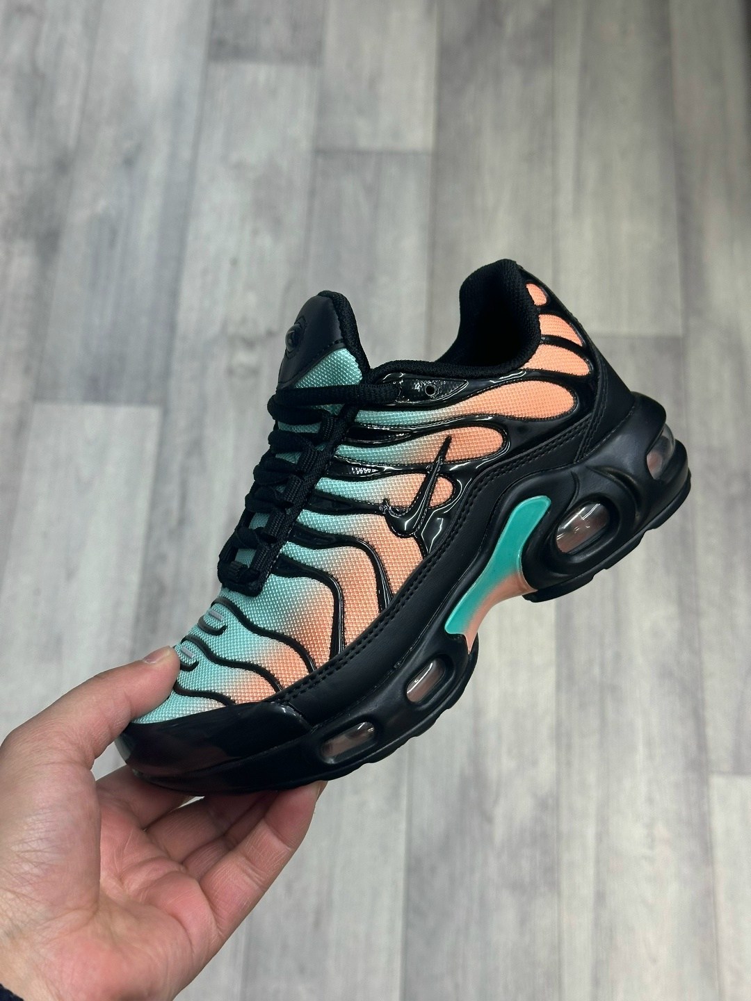 кроссовки nike air max tn plus,кроссовки мужские nike air max tn plus,nike air max tn plus,кроссовки nike air max tn plus ultra белые с серым,кроссовки мужские nike tn plus