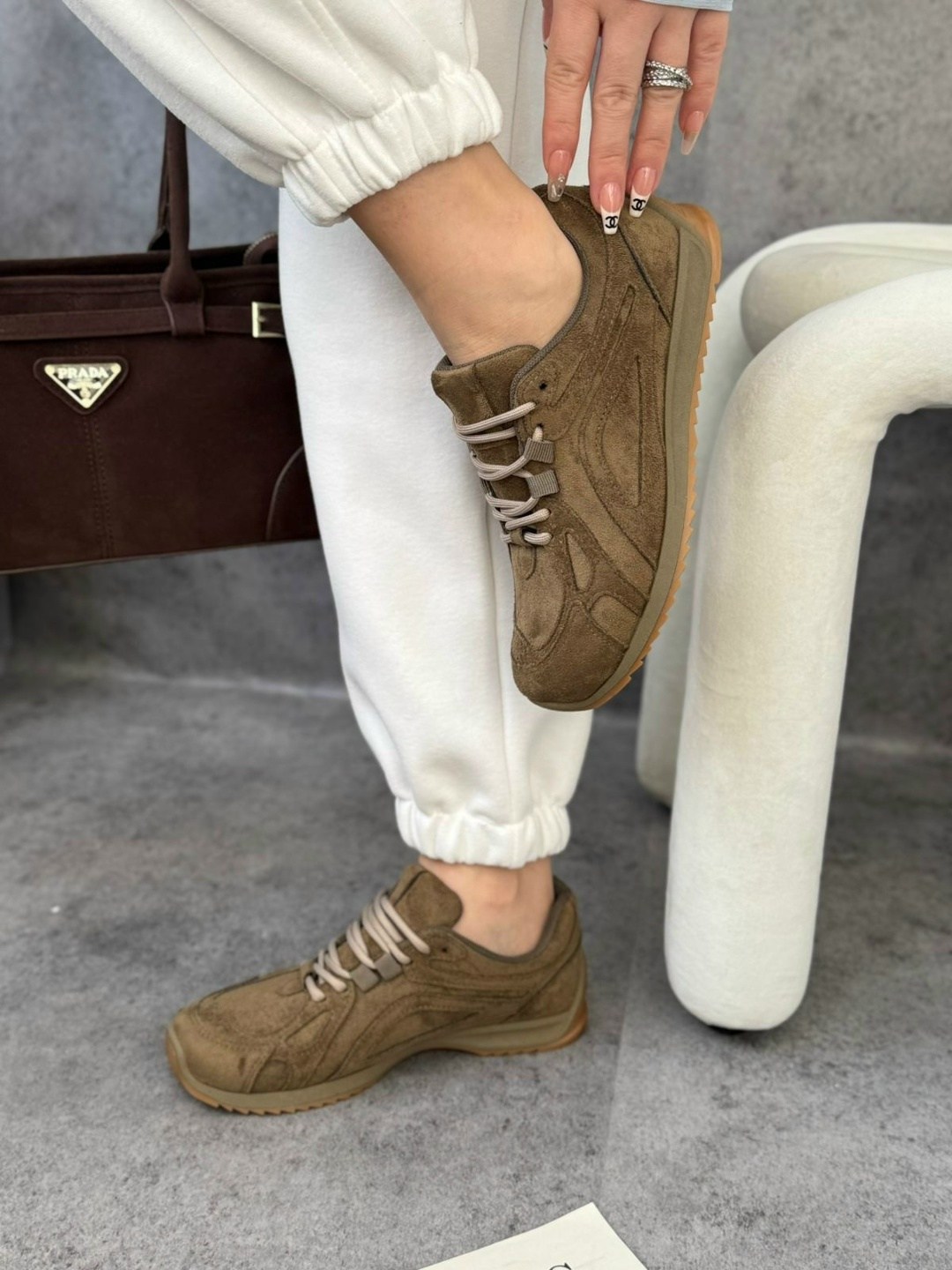 ,замшевые кроссовки,повседневные кроссовки,женские кроссовки,мужские коричневые замшевые кроссовки prada trail