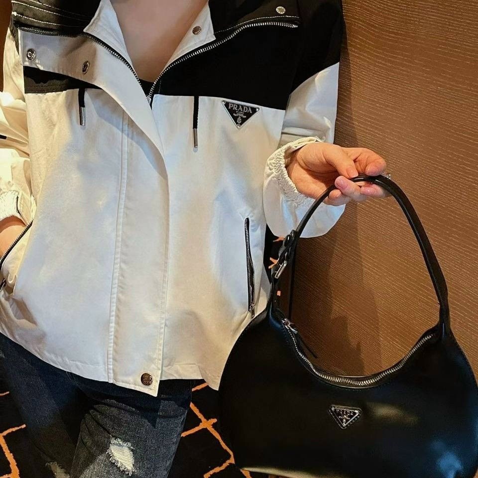 ветровка prada,куртка prada,куртка модная,повседневная куртка,куртка