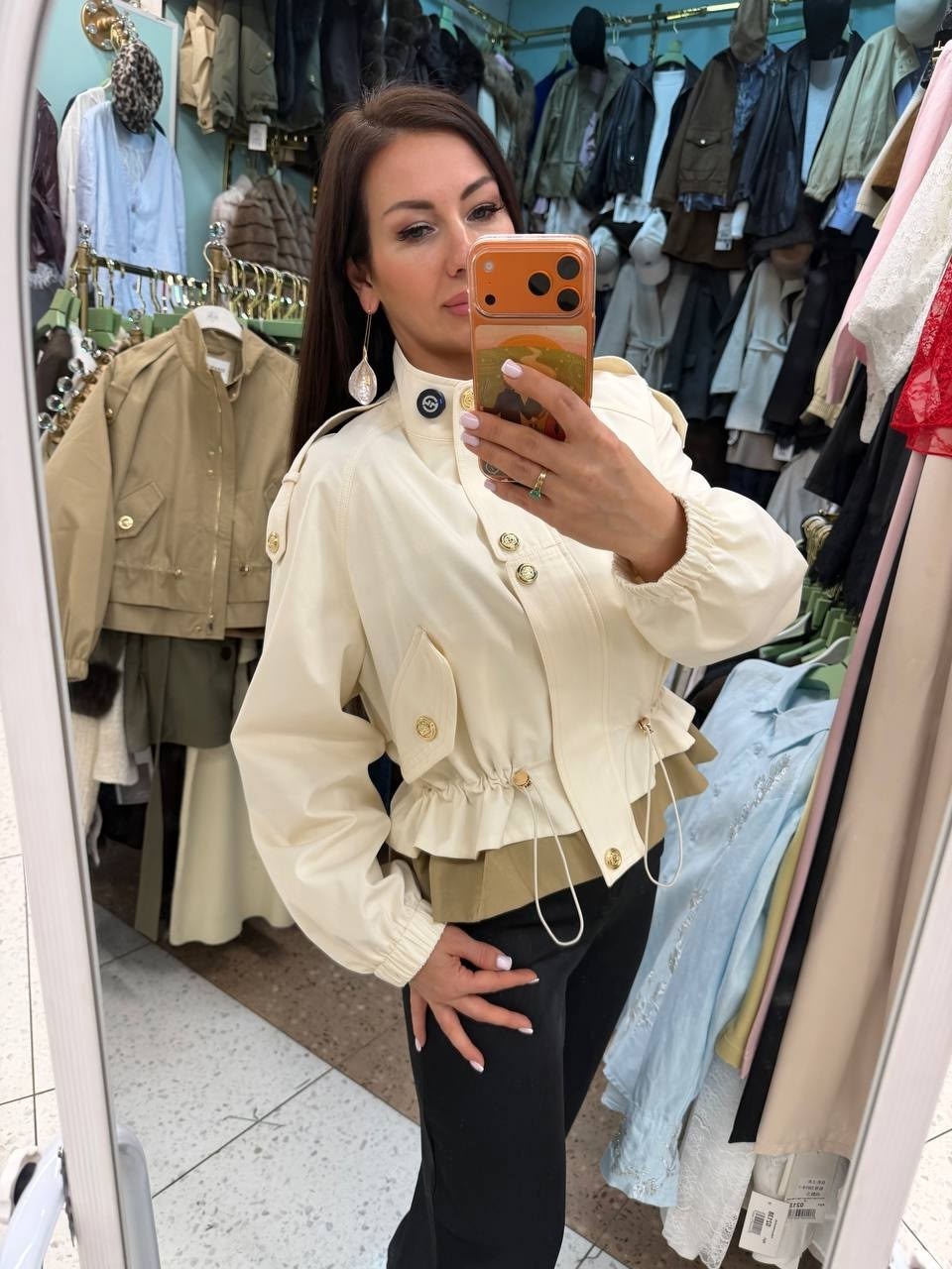 легкая куртка,женская куртка,куртка женская бомбер,куртка,короткая куртка