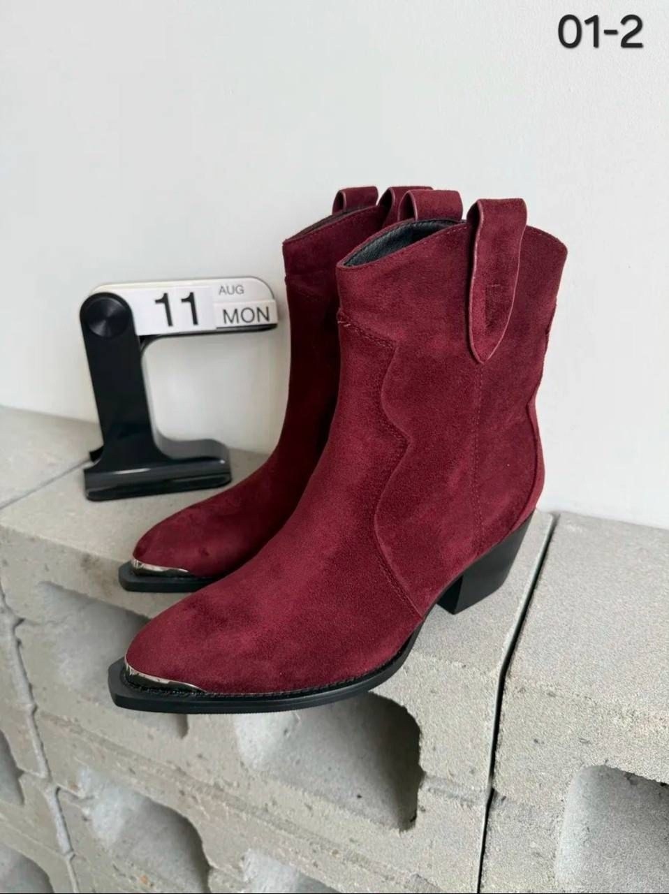 ботинки казаки замшевые демисезонные на каблуке бордовые,ботинки зара казаки бордовые женские,замшевые ботильоны,ботильоны женские,сапоги казаки натуральная замша демисезонные на каблуке