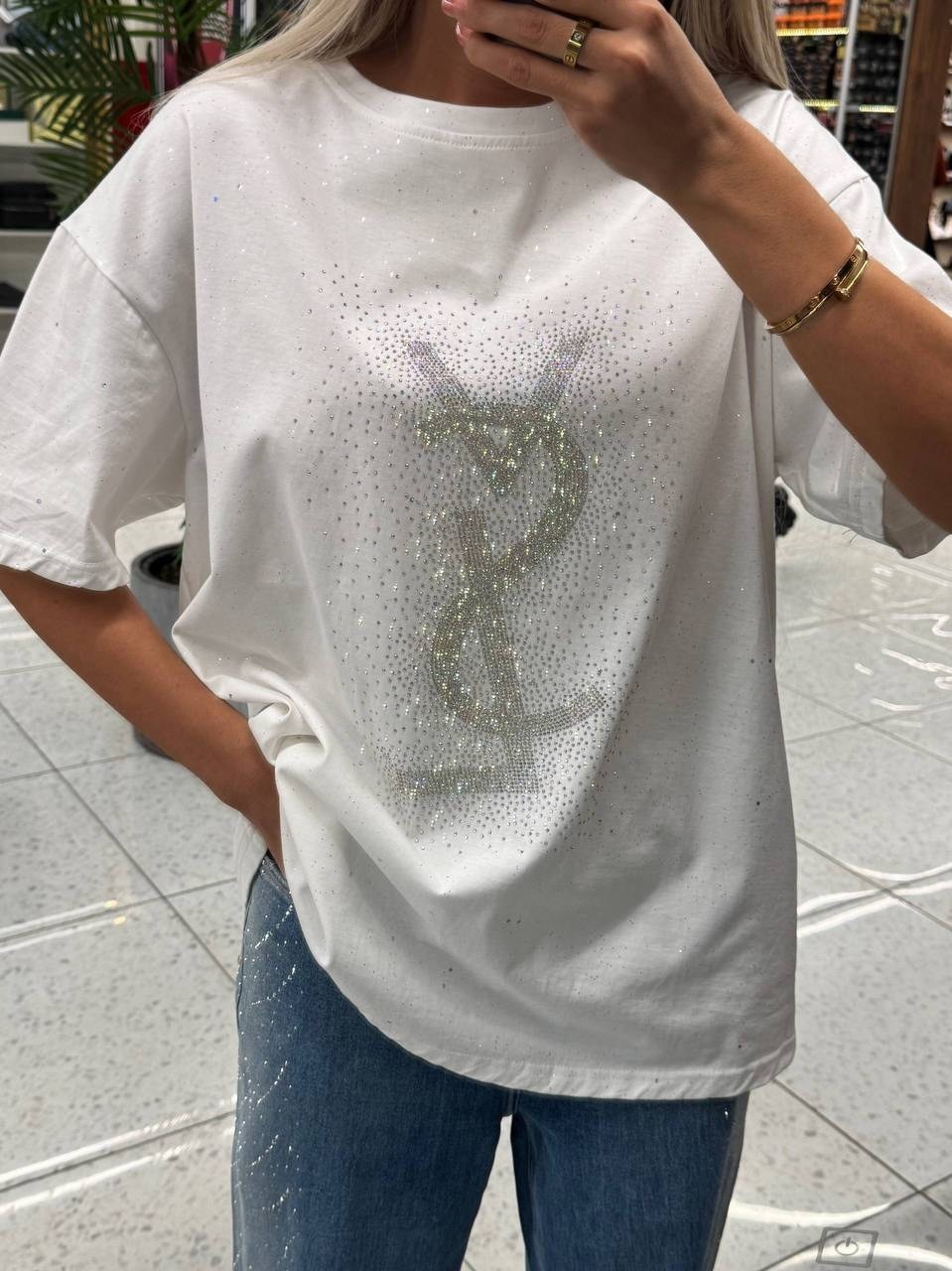 футболка оверсайз со стразам,женская футболка,футболка базовая со стразами оверсайз,футболка женская оверсайз со стразами,футболки модные