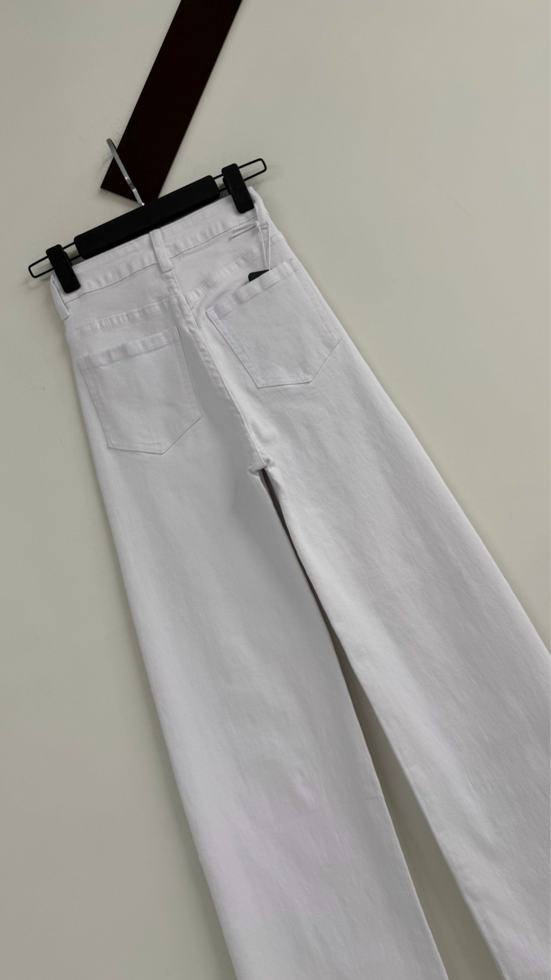 джинсы белые,джинсы женские белые,белые джинсы трубы,джинсы белые широкие,джинсы широкие