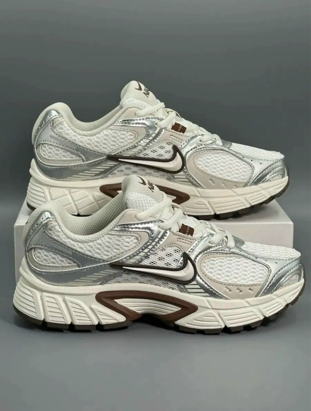 кроссовки nike,женские кроссовки nike v5 rnr white/brown,женские повседневные кроссовки nike v5 rnr,кроссовки спортивные nike,кроссовки nike zoom vomero 5