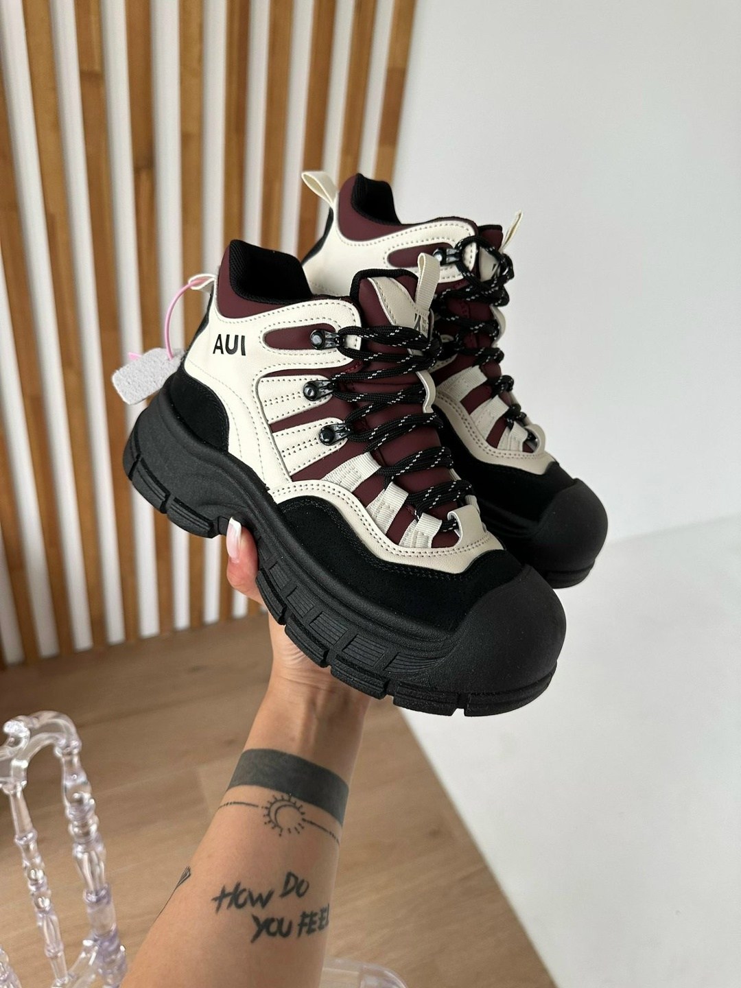 ,ботинки женские,кроссовки женскиe,модные ботинки,женская