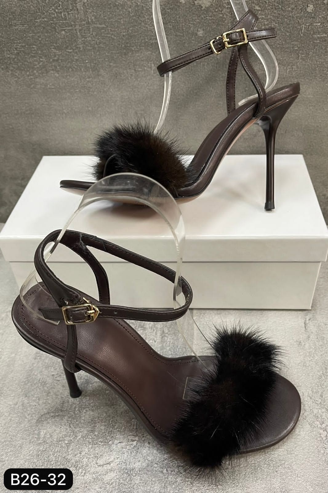 ,босоножки с мехом,меховые босоножки,женские босоножки,босоножки с перьями