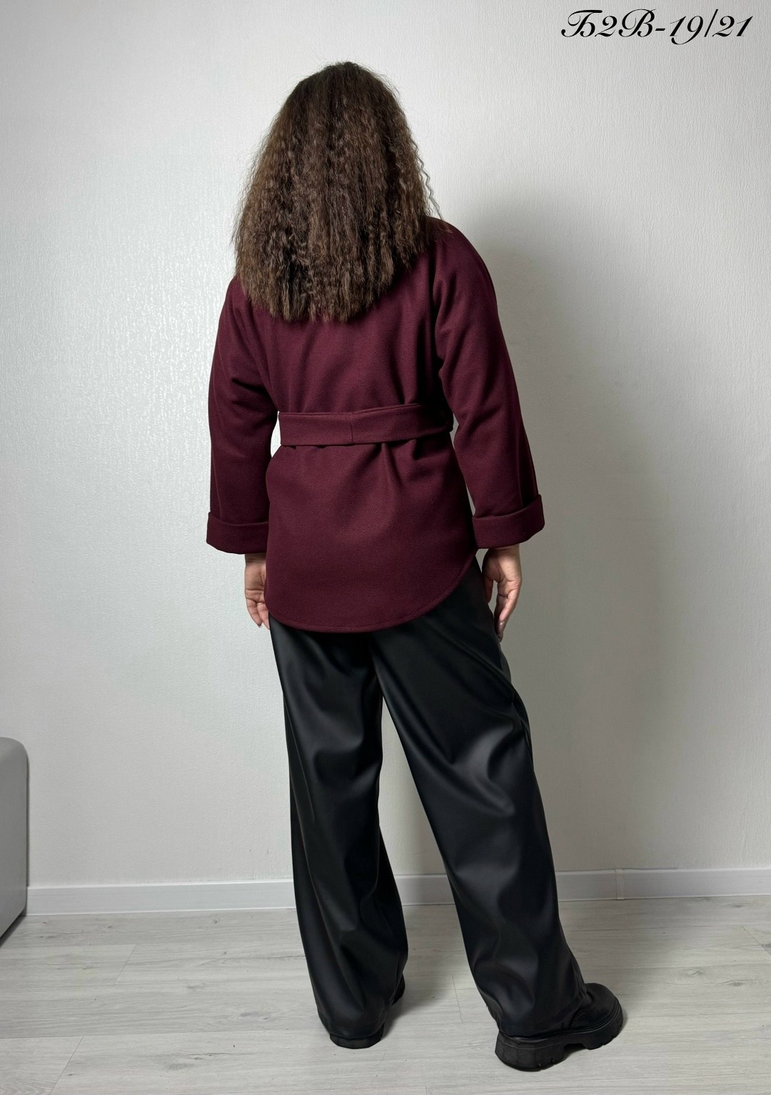 бордовое пальто,пальто демисезонная,пальто с поясом,бордовое короткое пальто,короткие пальто