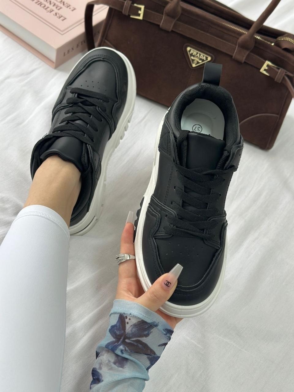 кроссовки женскиe,,кроссовки для женщин,кроссовка,кроссовки модные