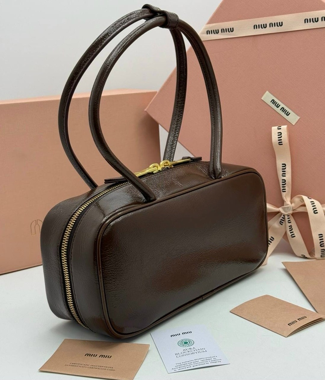 сумка miu miu коричневая,сумка женская miu miu,сумка miu miu,женская шоколадная кожаная сумка miu miu arcadie,сумка миу миу