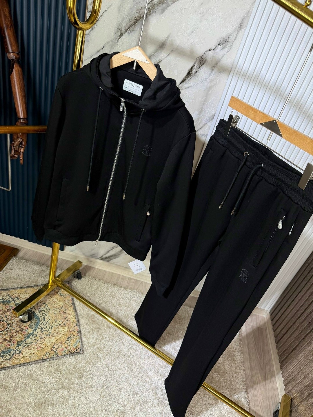 спортивный костюм brunello cucinelli,костюм спортивный,спортивный костюм мужской brunello cucinelli,спортивный костюм dolce & gabbana,спортивный костюм brunello cucinelli solomeo