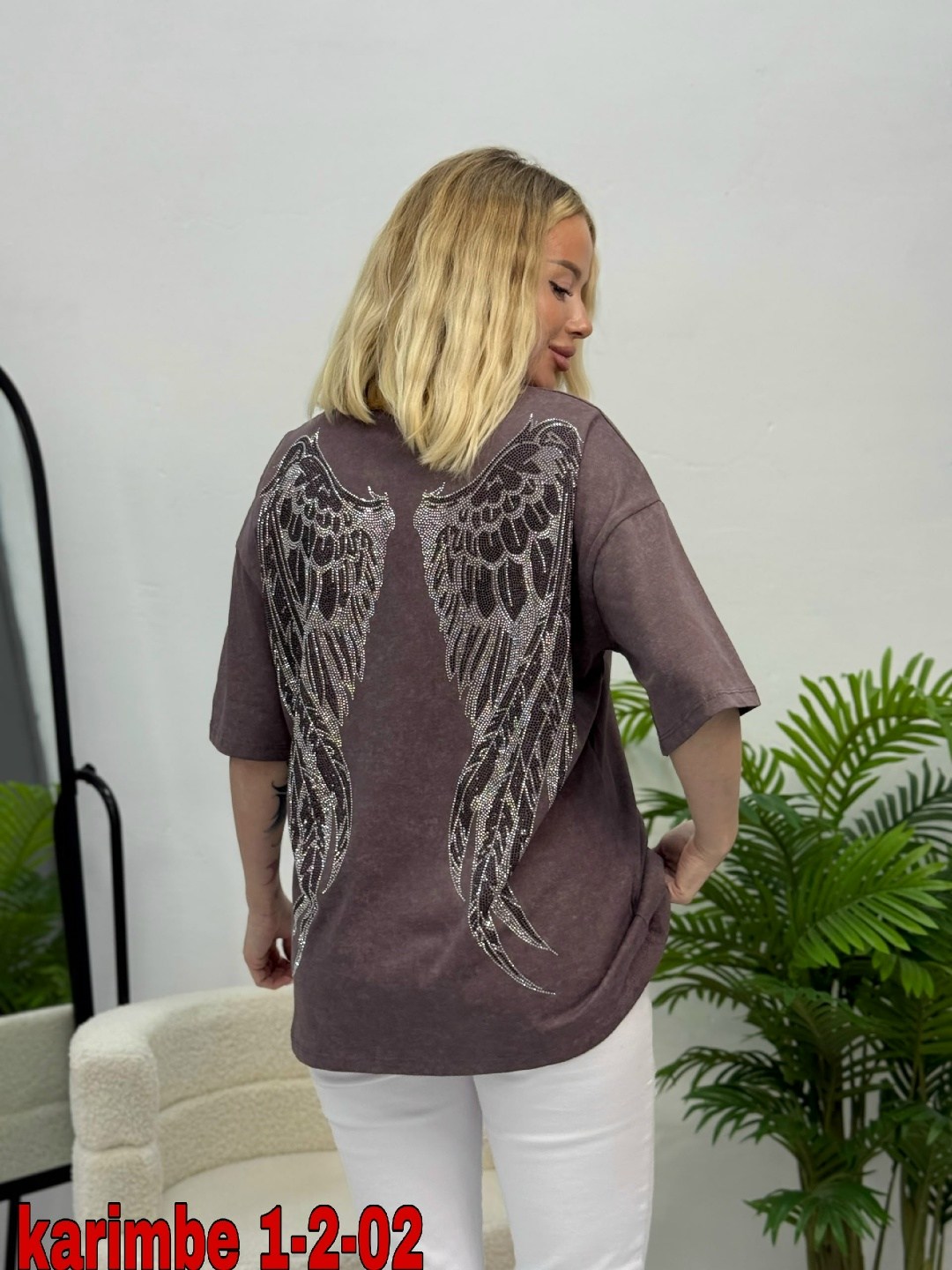 футболка женская,футболка базовая со стразами оверсайз,футболка со стразами оверсайз perfecto collection,футболка с крыльями,женская футболка оверсайз