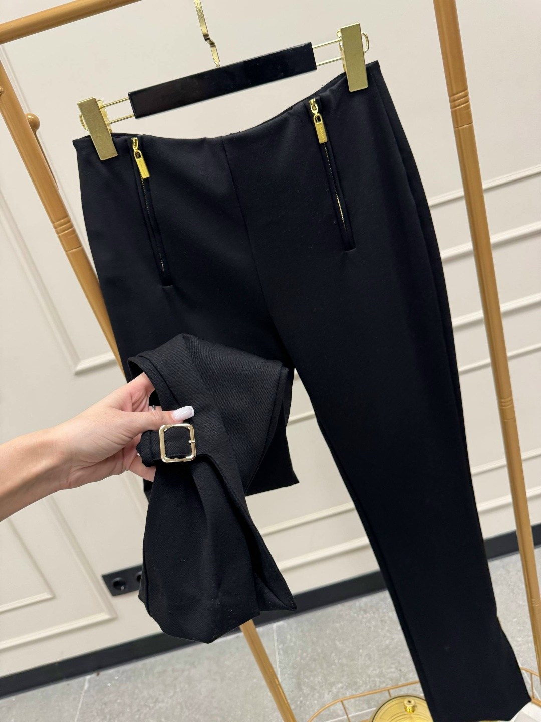 брюки elisabetta franchi,элегантные брюки,классические брюки,брюки женские,брюки elisabetta franchi черный