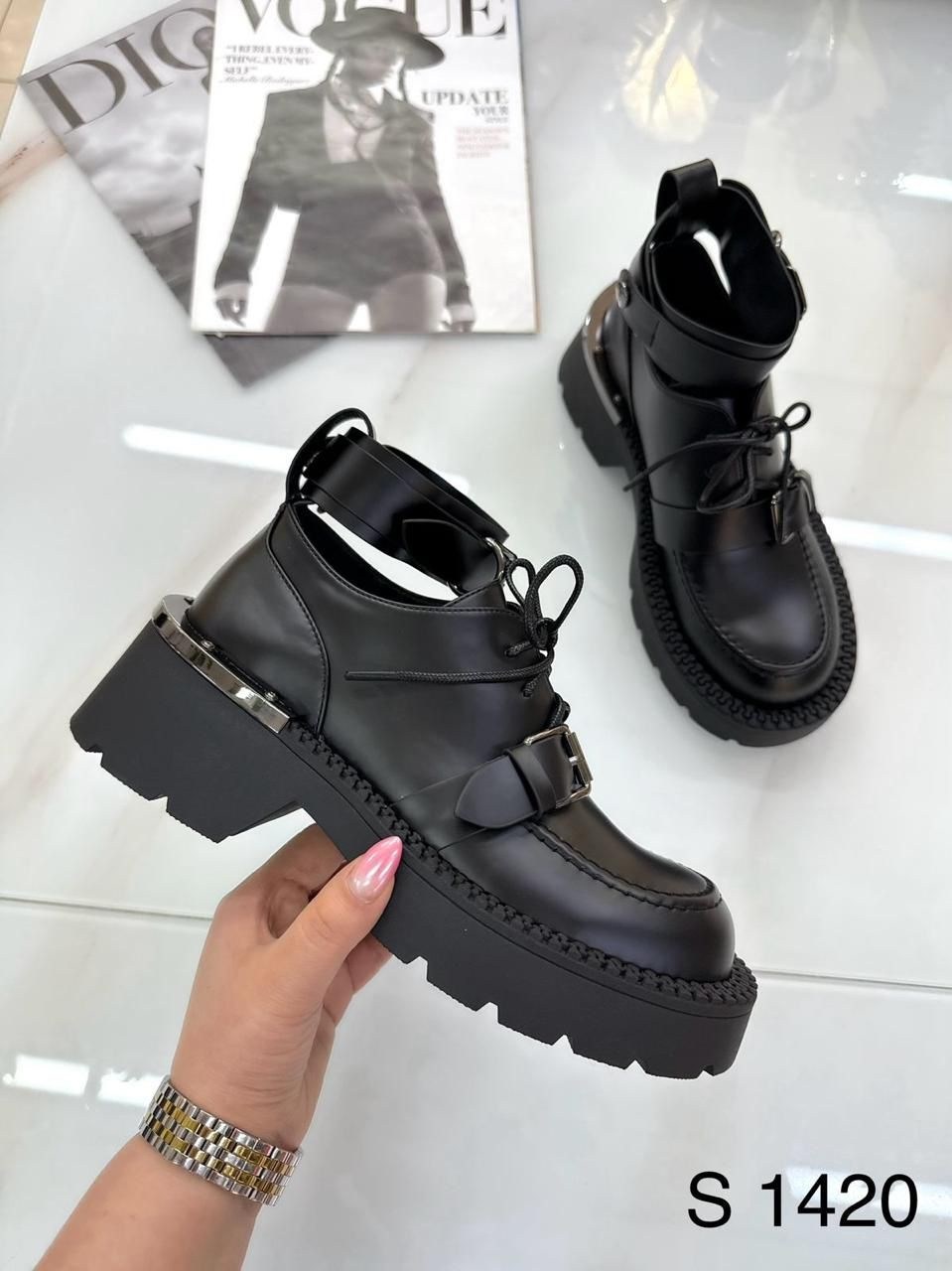 женские ботинки,, женская,модные ботинки,стильные ботинки