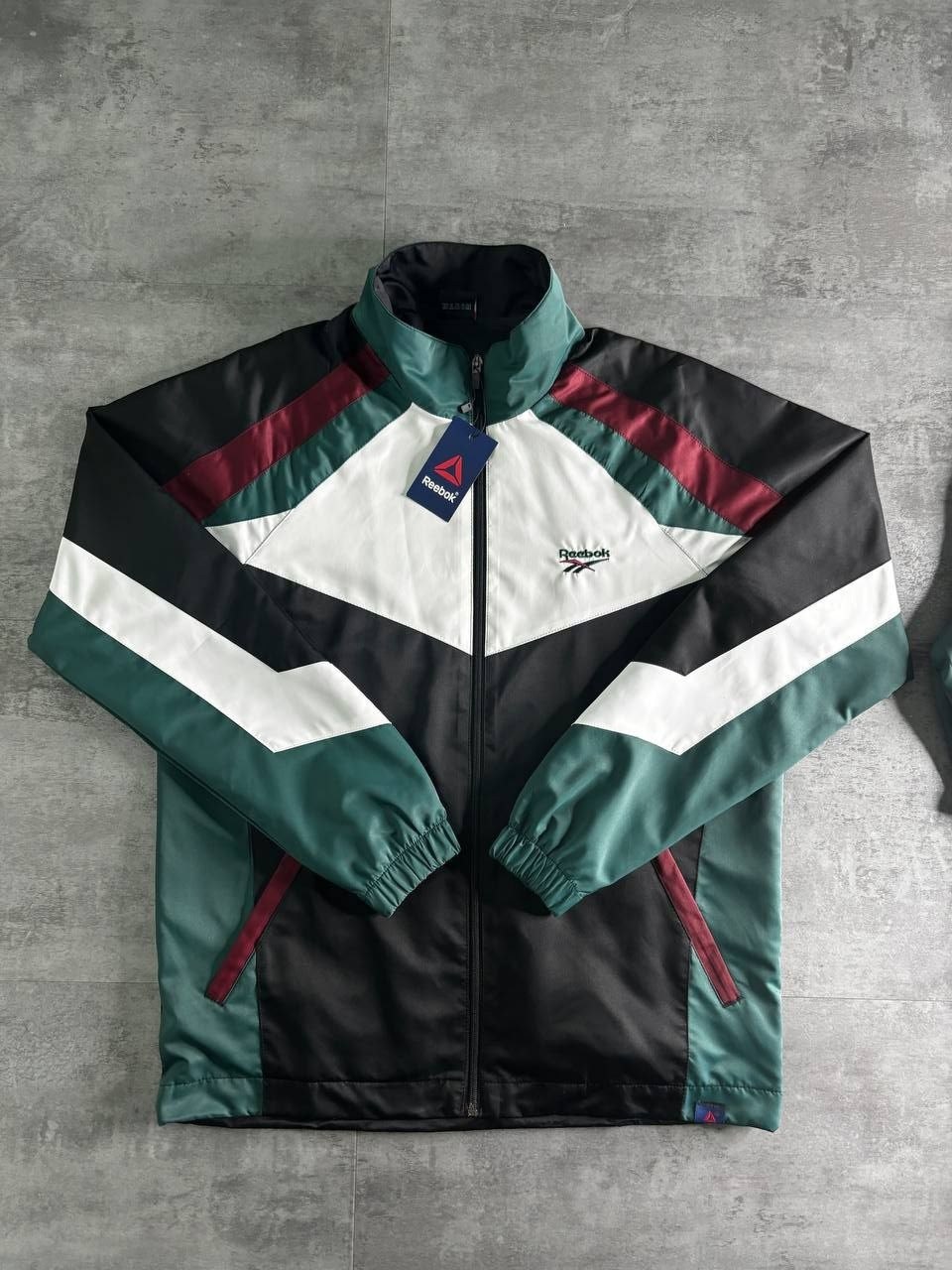 костюм reebok ретро в стиле 90-х,спортивный костюм reebok в стиле 90 х,спортивный костюм reebok из 90х,спортивный костюм reebok retro 90,костюм спортивный reebok мужской стиль 90-х