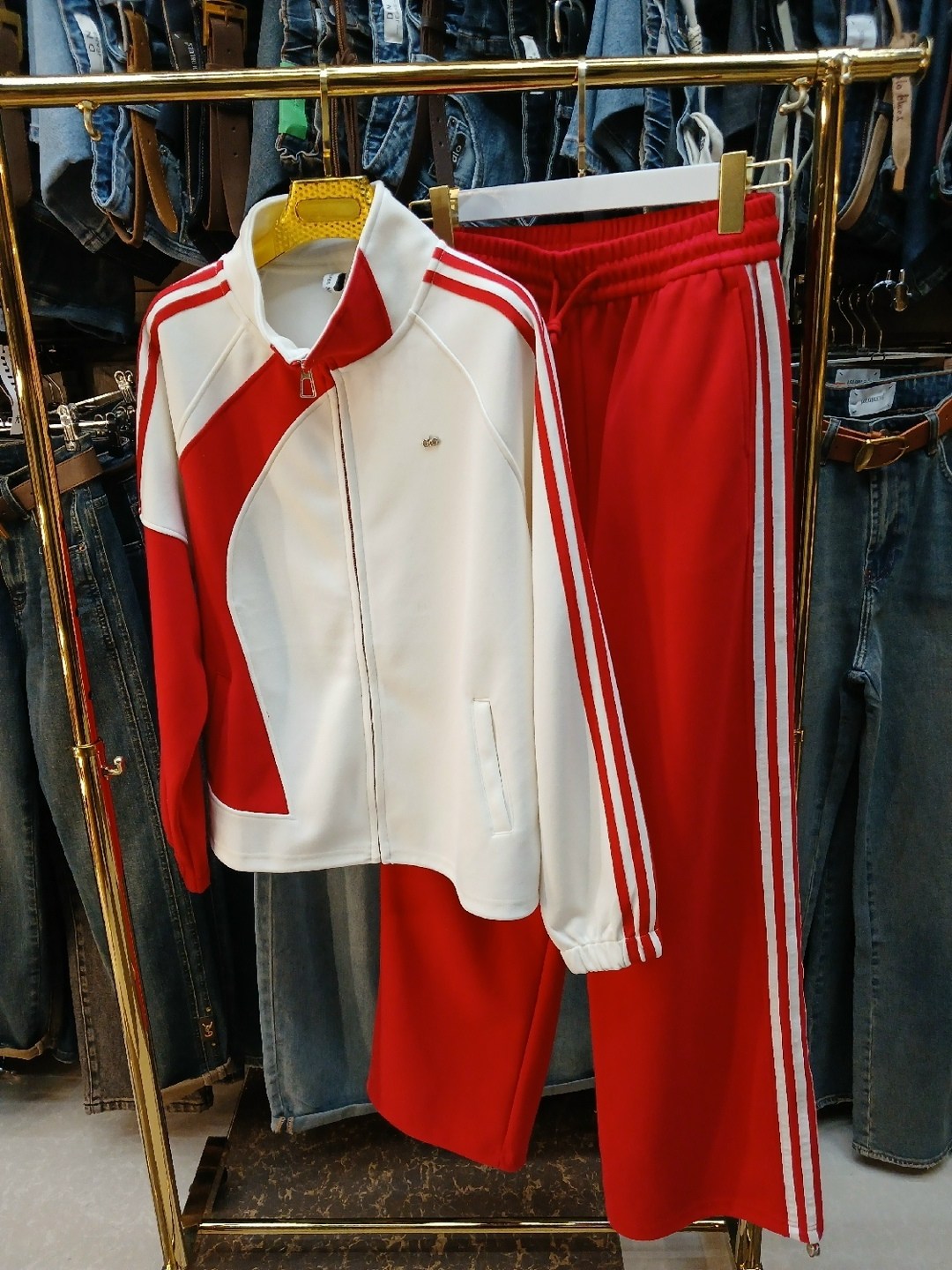 костюм спортивный,спортивный костюм повседневный,костюм женский,костюм модный,женский спортивный костюм