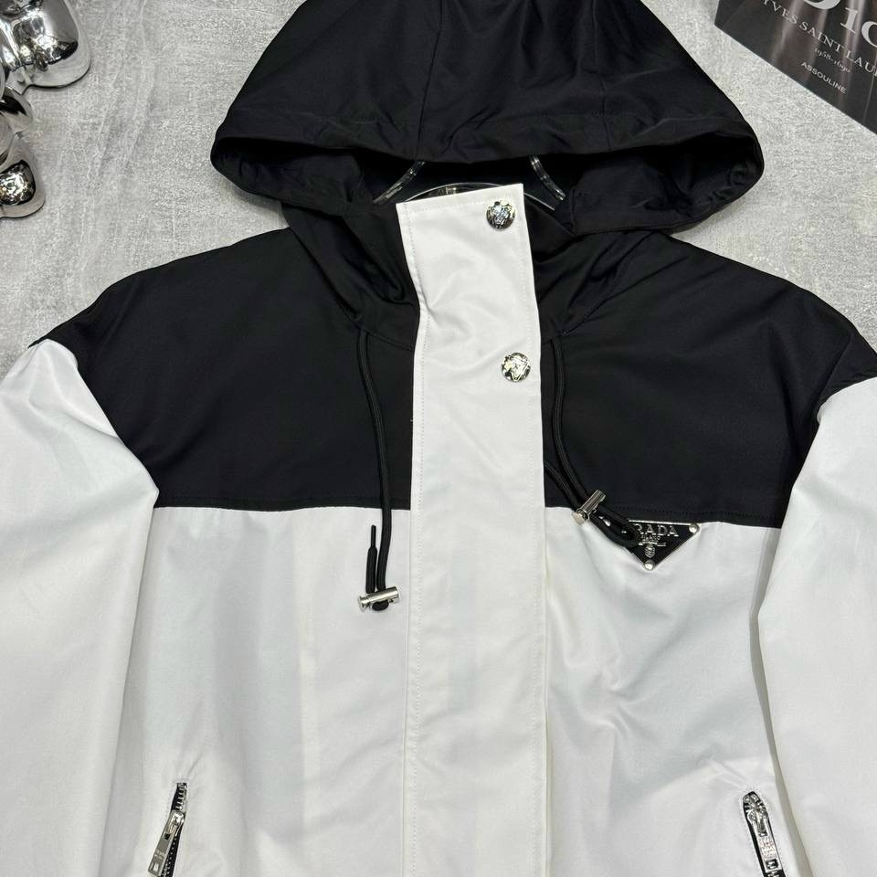 ветровка prada,куртка prada,куртка модная,повседневная куртка,куртка