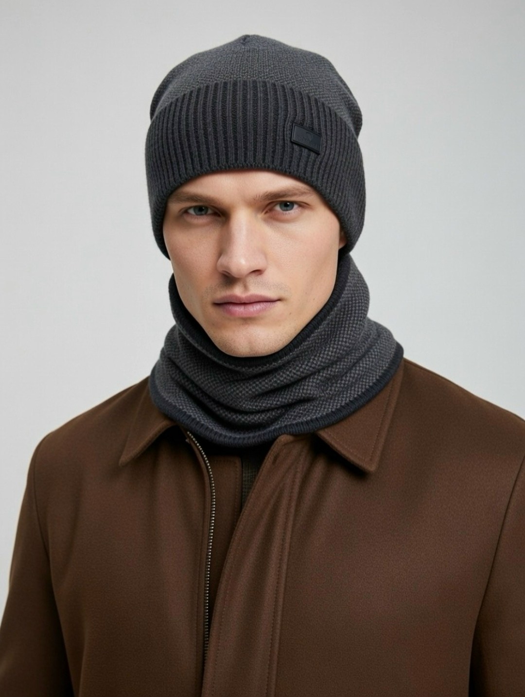 мужская шапка,комплект мужская шапка и снуд,трикотажный комплект шапка,шапка мужская с застежкой,зимняя мужская шапка