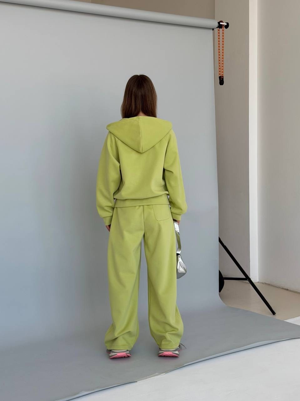 широкие брюки,брюки спортивные,костюм спортивный женский,брюки трикотажные,штаны модные