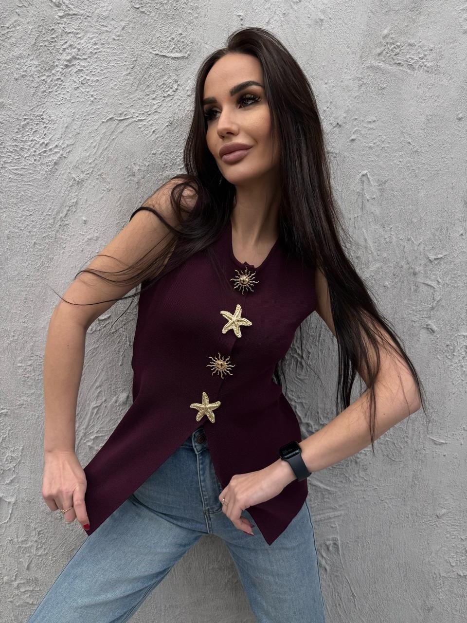 женская кофта,трикотажная жилетка,бордовая жилетка,жилет женский,жилет женская вязаная