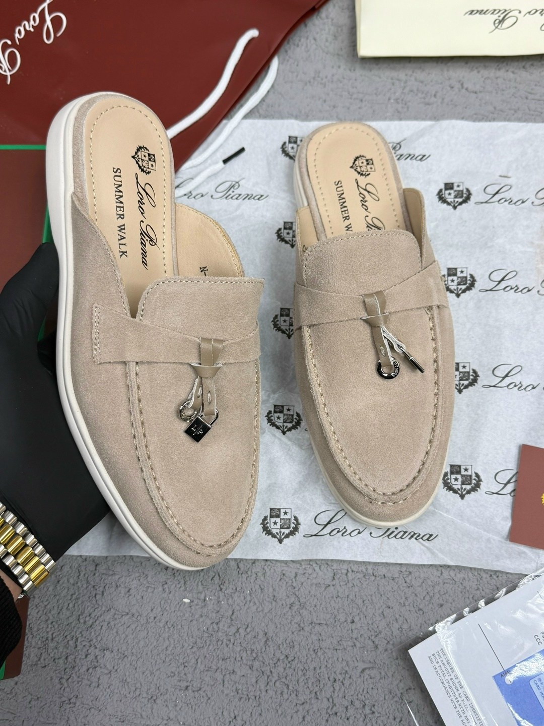 женские замшевые мюли loro piana бежевые,мюли loro piana,лоферы loro piana,лоферы женские loro piana,женские замшевые мюли loro piana голубые