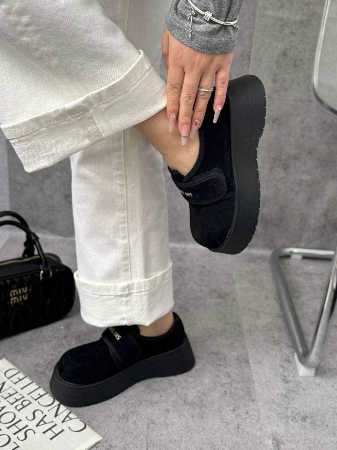 замшевые лоферы miu miu на высокий подошве и фирменной фурнитурой,,женская ,лоферы замш,лоферы женские