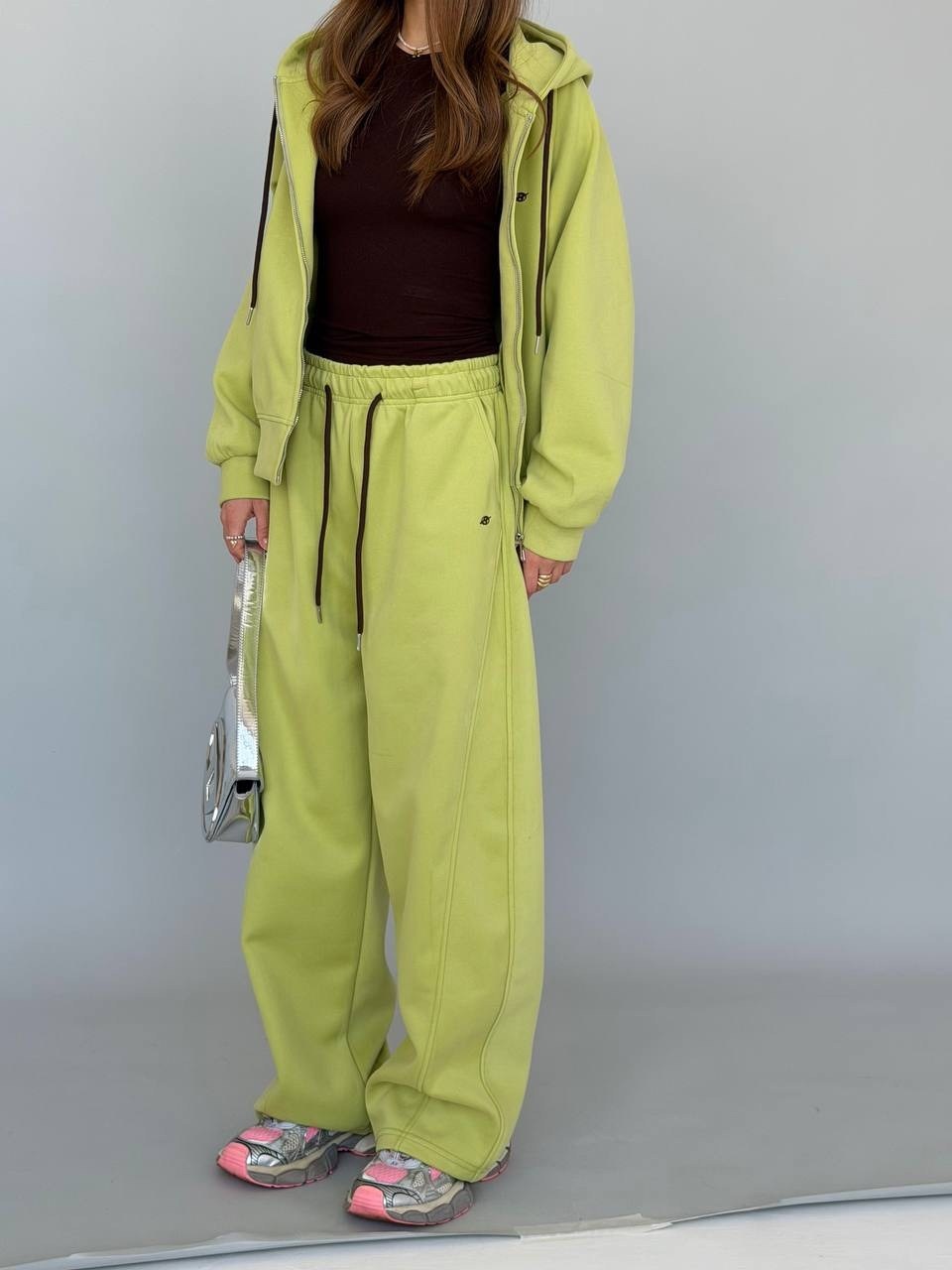 широкие брюки,брюки спортивные,костюм спортивный женский,брюки трикотажные,штаны модные