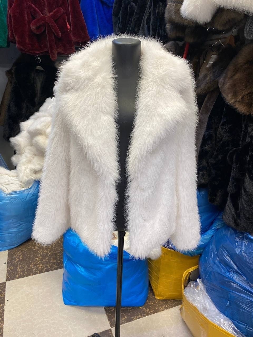 шубка,женская шуба,пальто из искусственного меха,шуба белая,короткая шуба