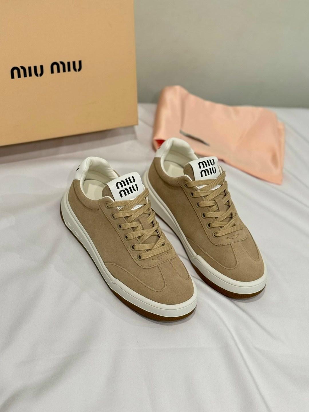 кроссовки miu miu женские,кроссовки miu miu,кеды miu miu женские,кроссовки натуральные замшевые miu miu,женские замшевые кеды miu miu арт. 6m7m33